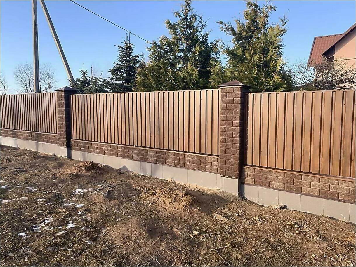 Забор из профлиста НС-21 цвет Printech темное дерево фото7 в Славгороде