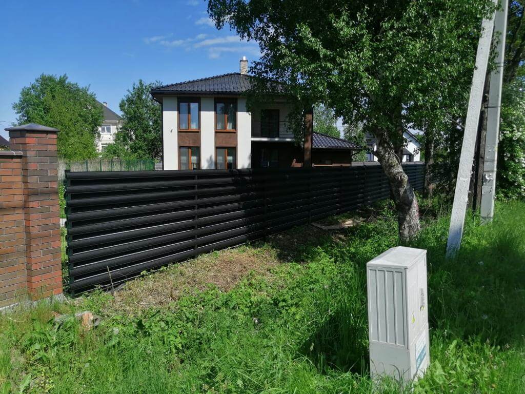 забор из штакетника Черный Стальной Бархат фото3 в Славгороде