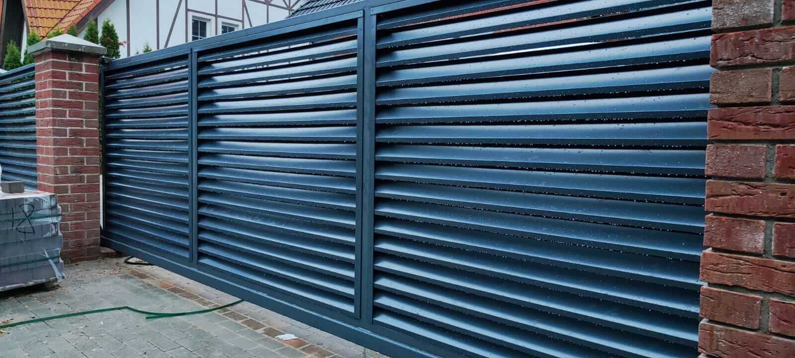 забор-жалюзи с ламелями эко-z ral7024 серый графит фото16 в Славгороде