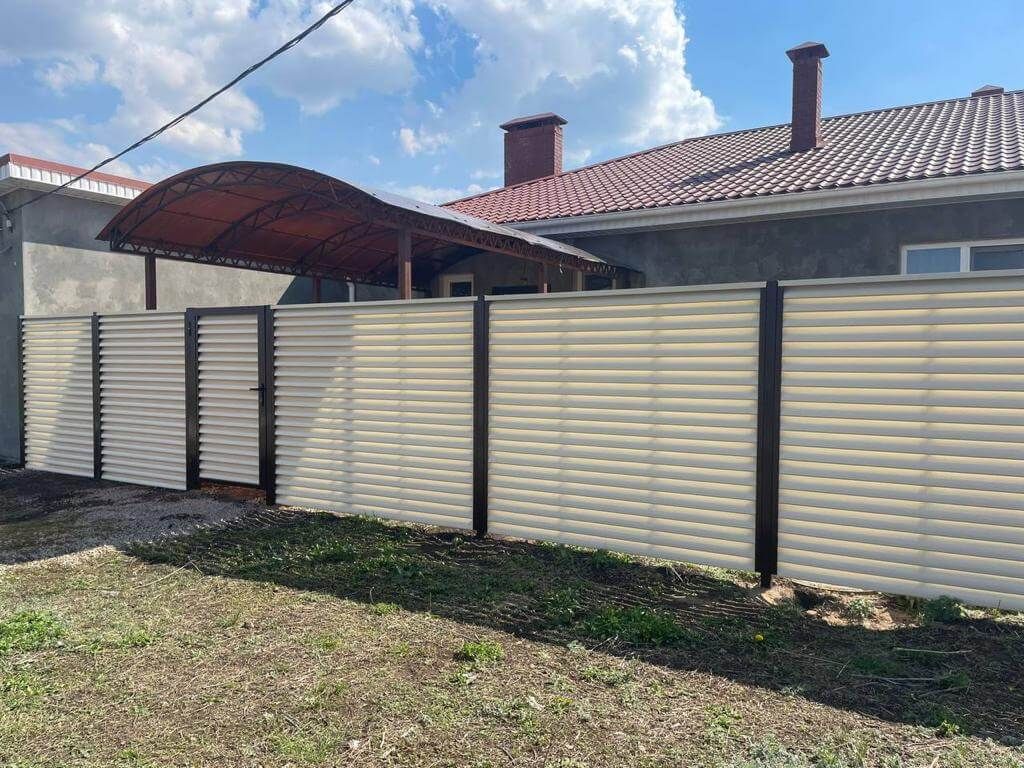 Забор из ламелей Еврожалюзи 25м RAL1015/1015 Слоновая Кость двусторонний фото 5 в Славгороде