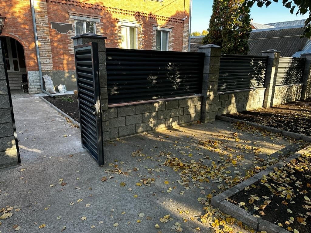 Забор-жалюзи 19м RAL7024/7024 Серый Графит двусторонний MATTE фото 5 в Славгороде