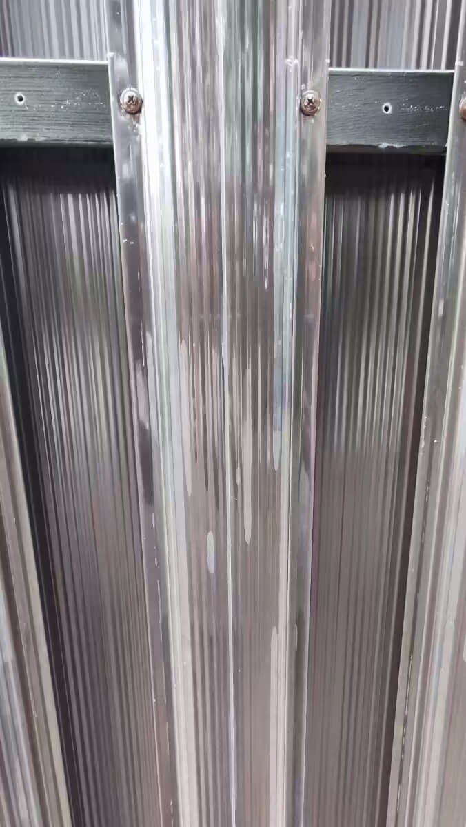 Забор из евроштакетника 22м RAL8019/8019 Темный Шоколад двусторонний фото 3 в Славгороде