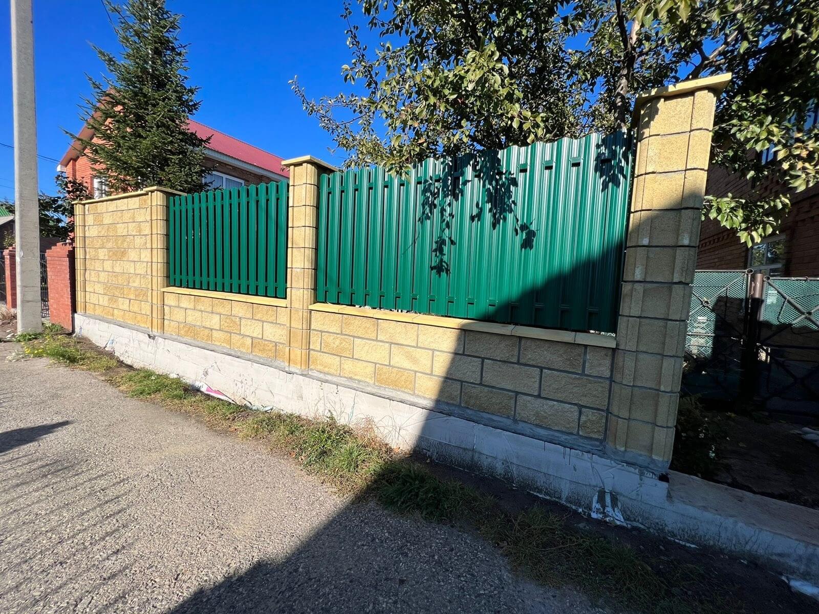 Забор из евроштакетника 22м RAL6005/6005 Зеленый Мох двусторонний фото 4 в Славгороде