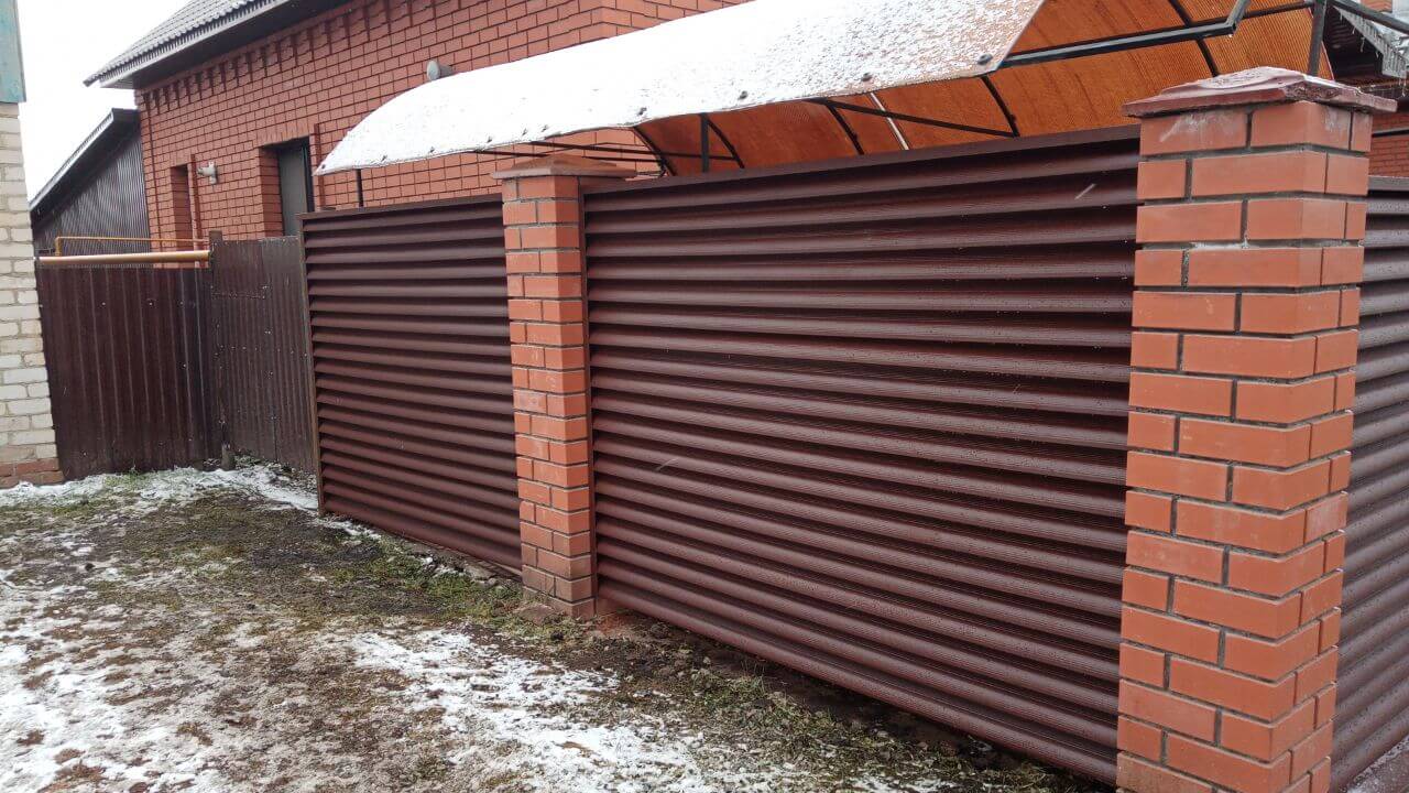 Забор из ламелей еврожалюзи 12м RAL8017/8017 Шоколад двусторонний МАТТЕ фото 4 в Славгороде