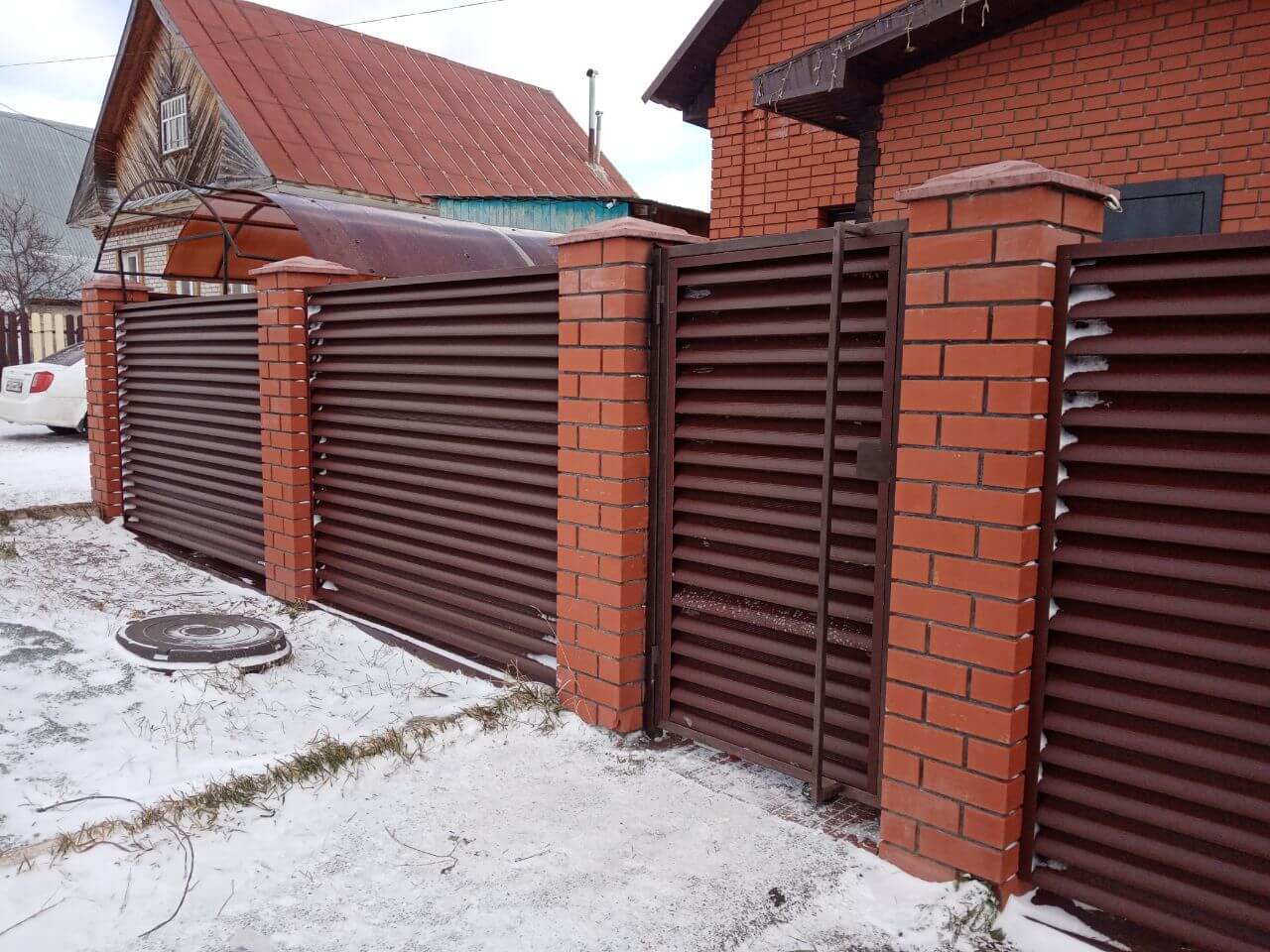 Забор из ламелей еврожалюзи 12м RAL8017/8017 Шоколад двусторонний МАТТЕ фото 2 в Славгороде