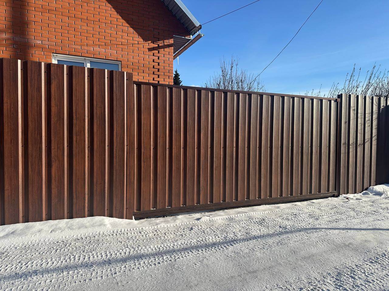 Забор из профнастила НС-21 22м Античное Дерево Принтек в Славгороде