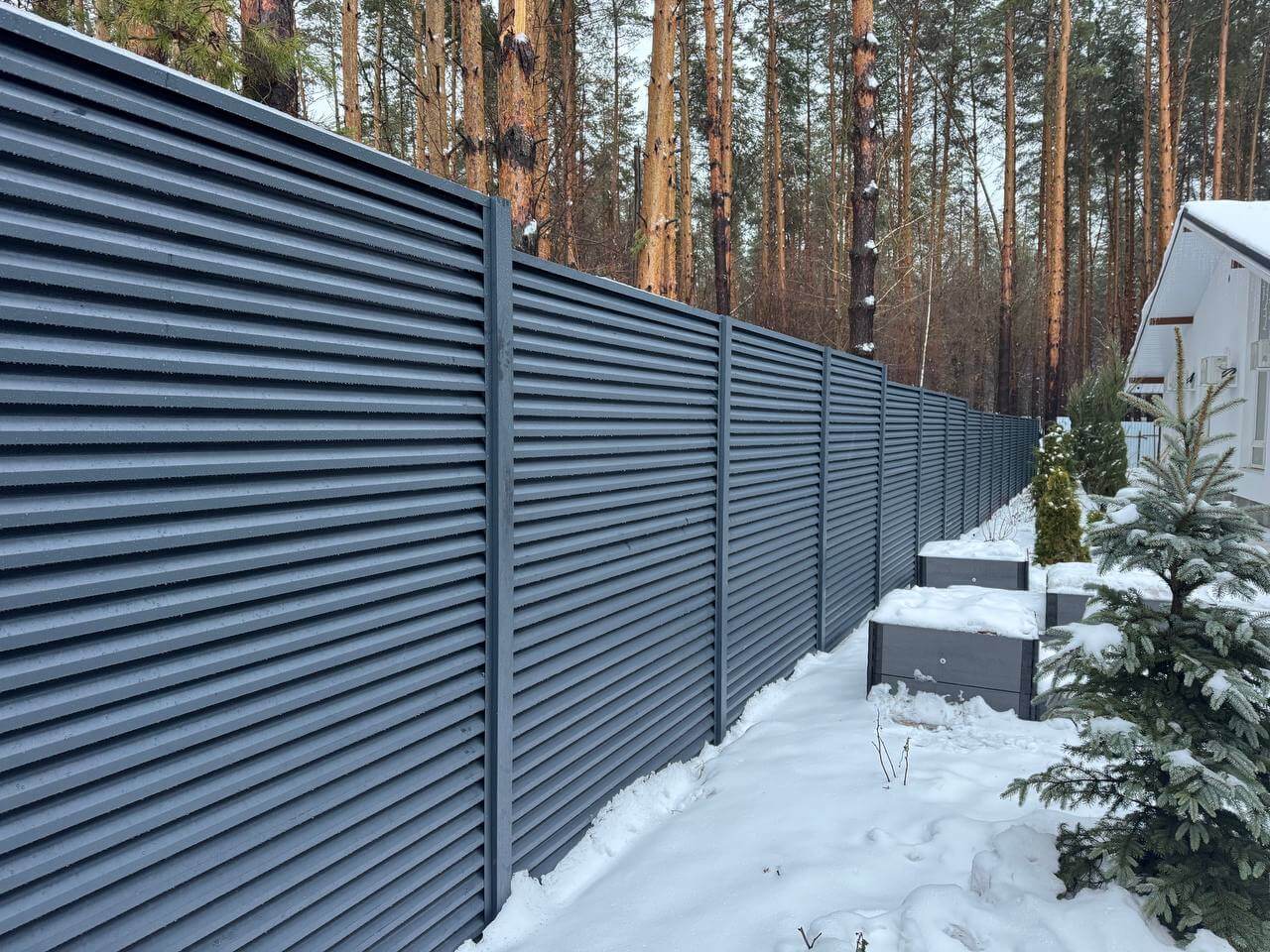 Забор-жалюзи из ламелей ЭКО-Z-US 54м RAL7024/7024 Серый Графит двусторонний МАТТЕ в Славгороде