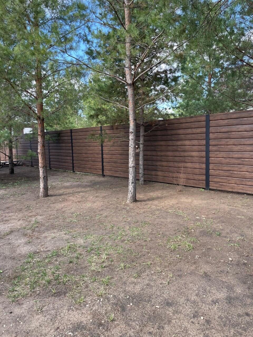 Забор из металлосайдинга ЕВРО-БРУС 67м Темный Каштан 3D Принтек фото 5 в Славгороде
