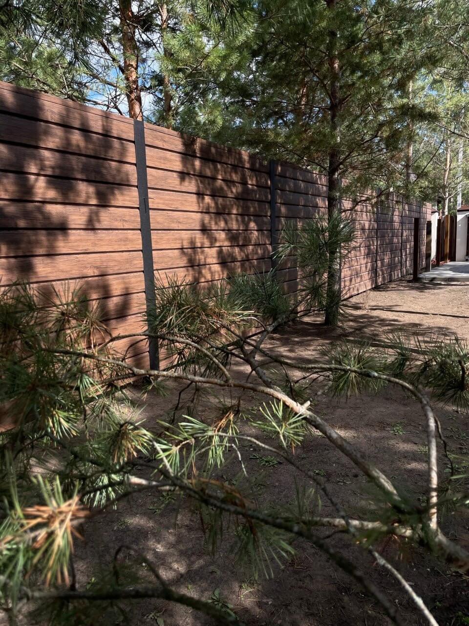 Забор из металлосайдинга ЕВРО-БРУС 67м Темный Каштан 3D Принтек фото 2 в Славгороде