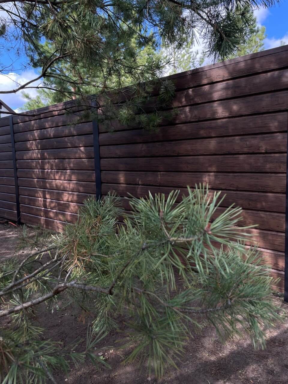 Забор из металлосайдинга ЕВРО-БРУС 67м Темный Каштан 3D Принтек фото 1 в Славгороде