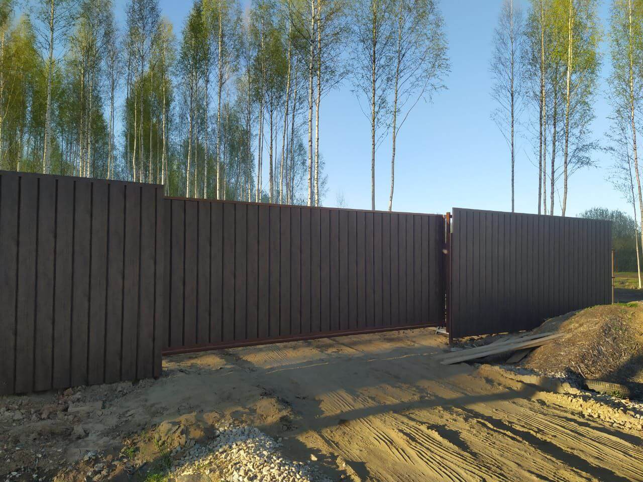 Забор из металлосайдинга ЕВРО-БРУС 25м Темный Каштан 3D Принтек в Славгороде