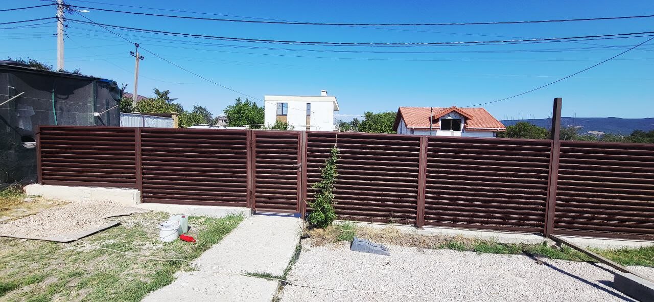 Забор-жалюзи 18м RAL8017/8017 Шоколад МАТТЕ двусторонний фото 2 в Славгороде