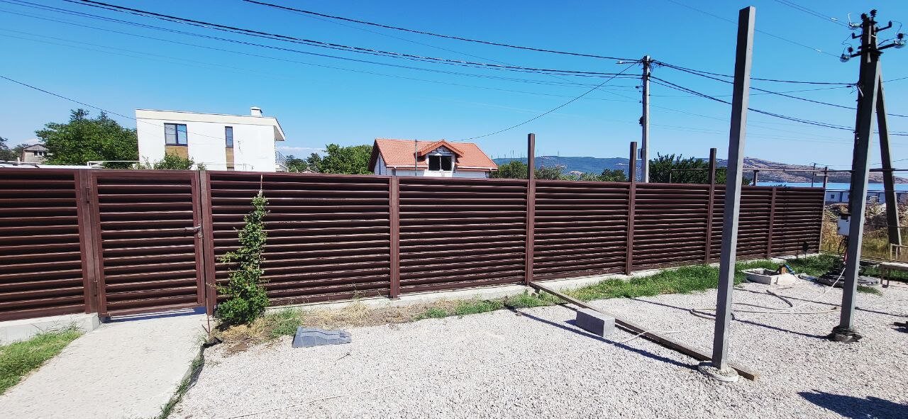 Забор-жалюзи 18м RAL8017/8017 Шоколад МАТТЕ двусторонний фото 1 в Славгороде