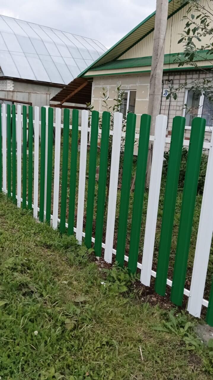 Забор из евроштакетника 10м RAL9003 Белый, RAL6029 Зеленая Мята фото 2 в Славгороде