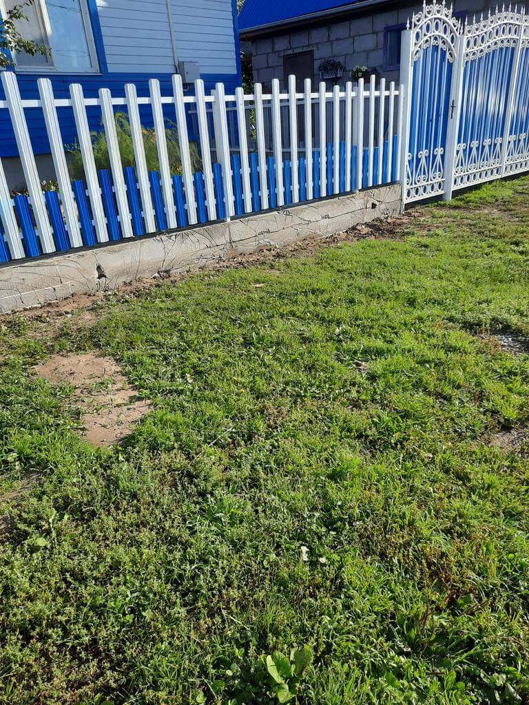 Забор из евроштакетника 14м RAL9003 Белый, RAL5005 Синий Сигнал фото 3 в Славгороде
