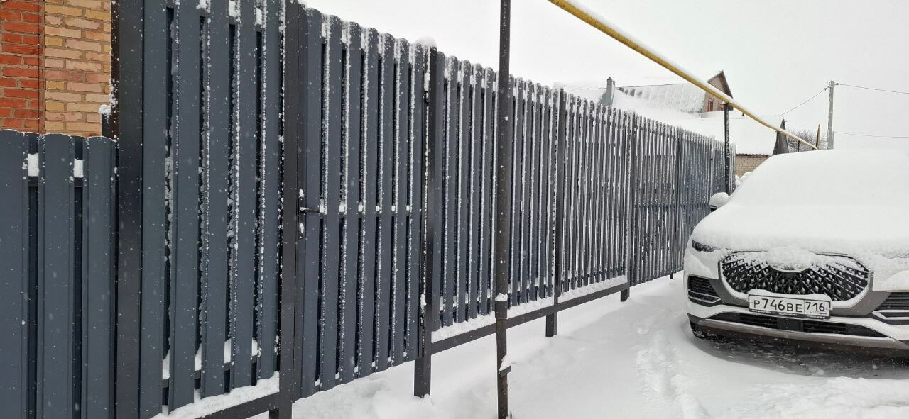 Забор из евроштакетника 27м RAL7024 Серый Графит МАТТЕ фото 2 в Славгороде