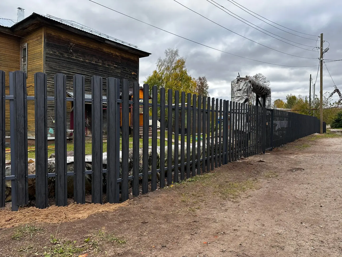 Забор из евроштакетника 63м Черное Дерево 3D Принтек фото 1 в Славгороде