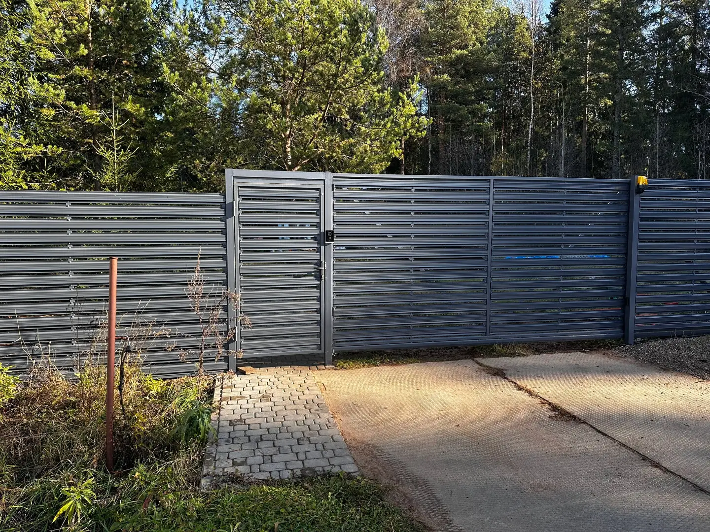 Забор-ранчо из евроштакетника 10м RAL7024 Серый Графит в Славгороде